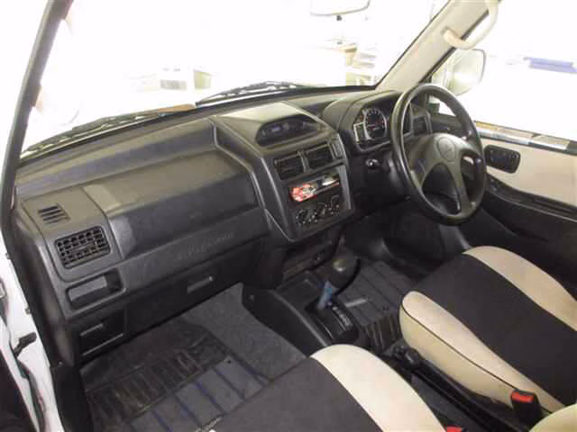 MITSUBISHI PAJERO MINI