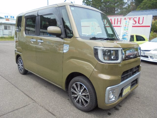 DAIHATSU WAKE
