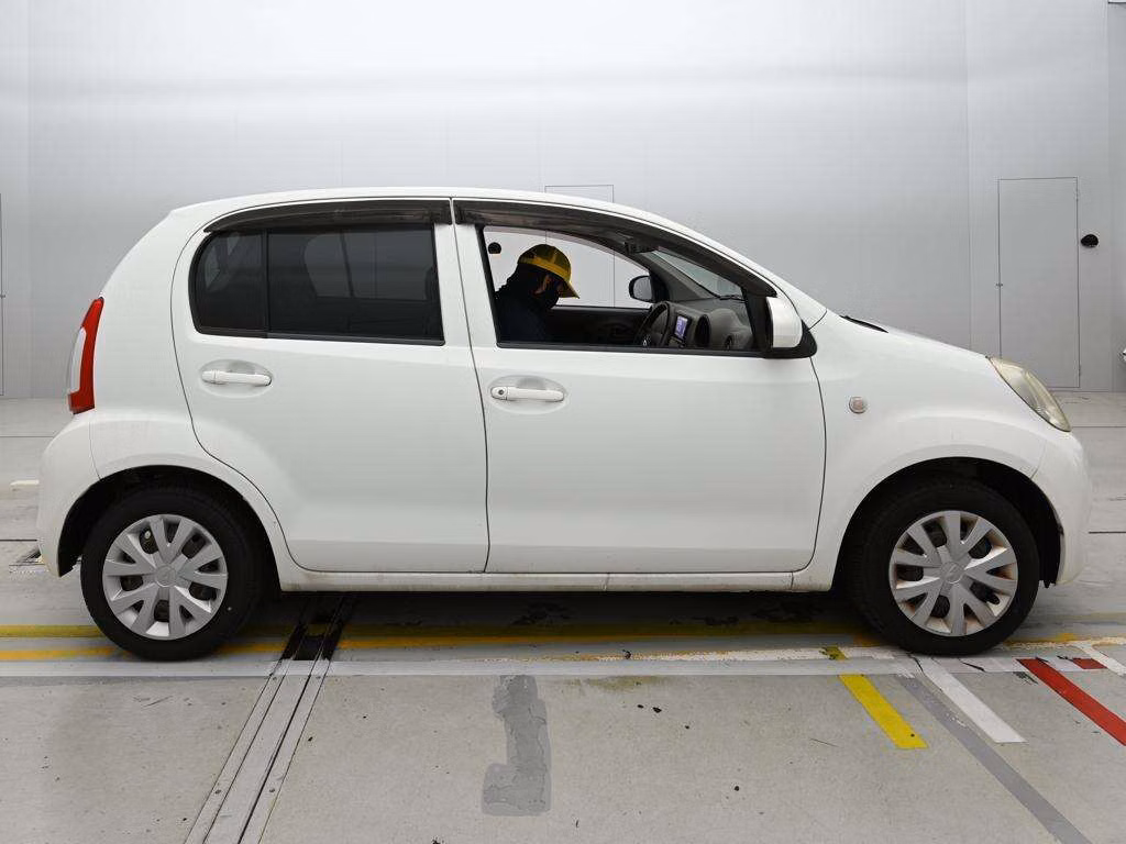 DAIHATSU BOON