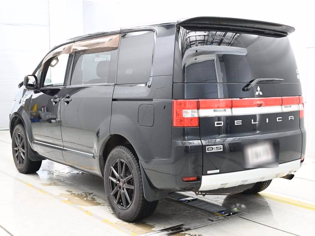 MITSUBISHI DELICA D:5