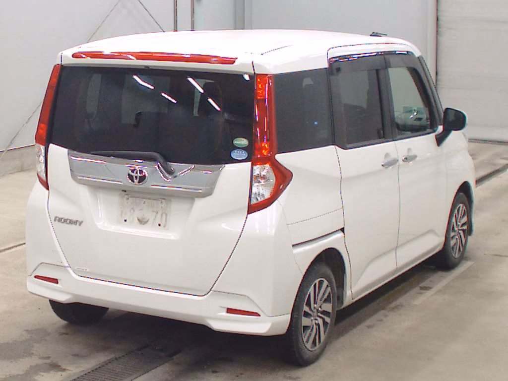 TOYOTA ROOMY