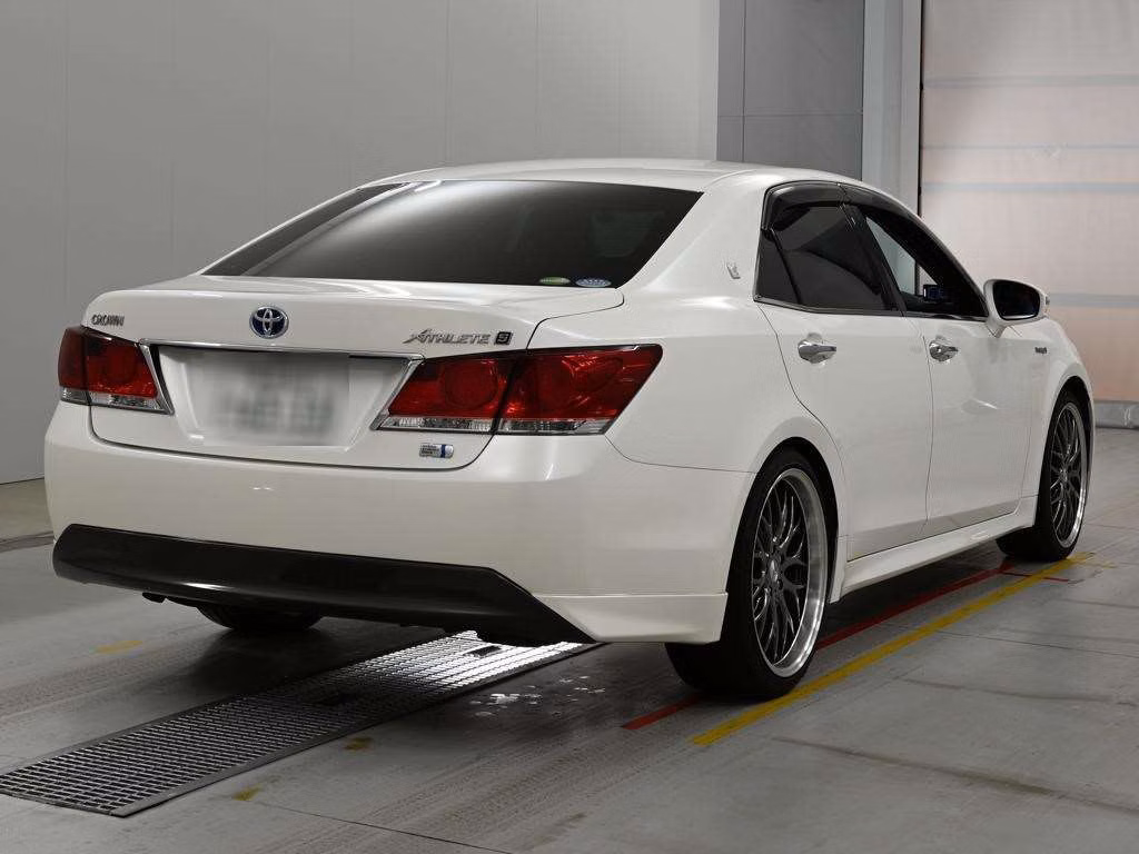 TOYOTA CROWN