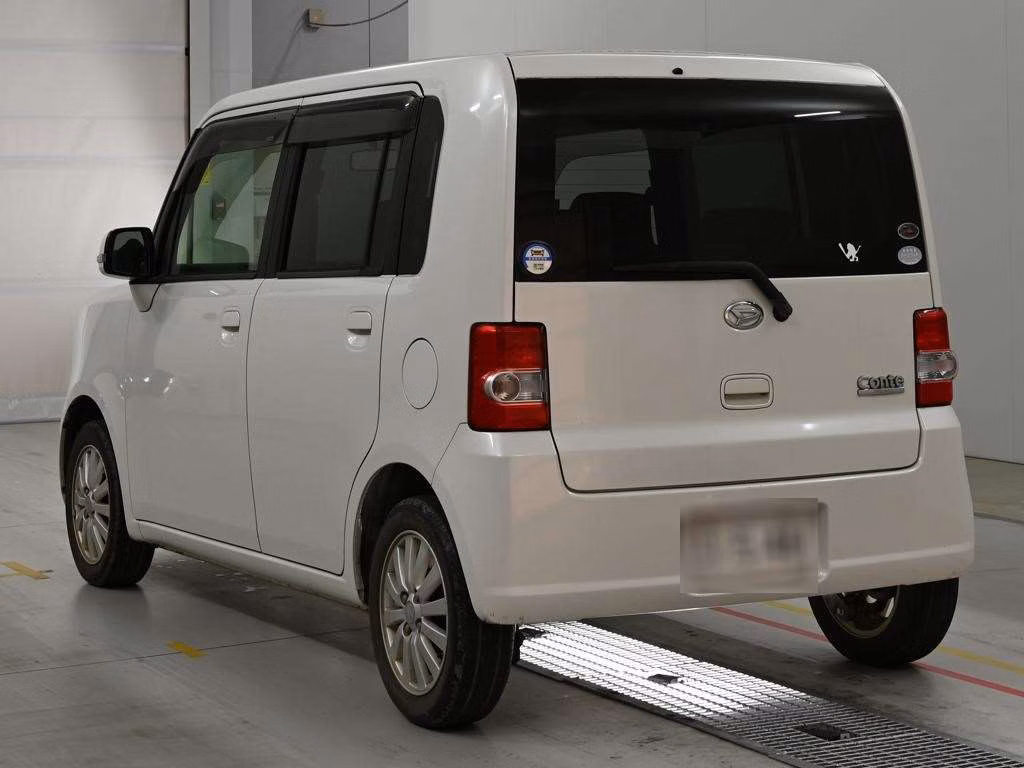 DAIHATSU MOVE CONTE