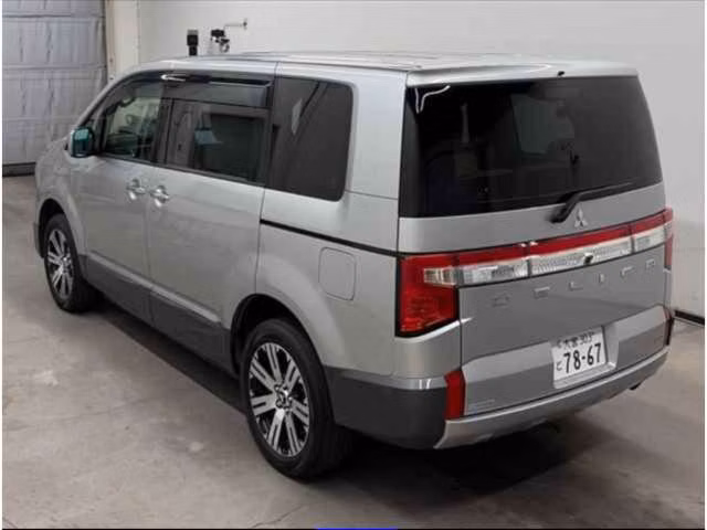 MITSUBISHI DELICA D:5
