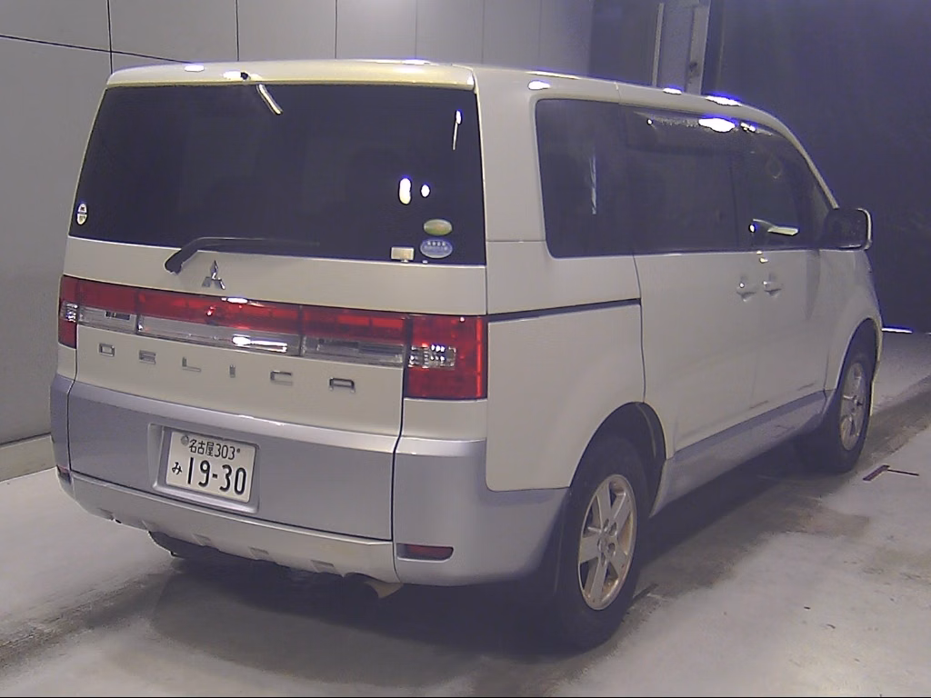 MITSUBISHI DELICA D:5