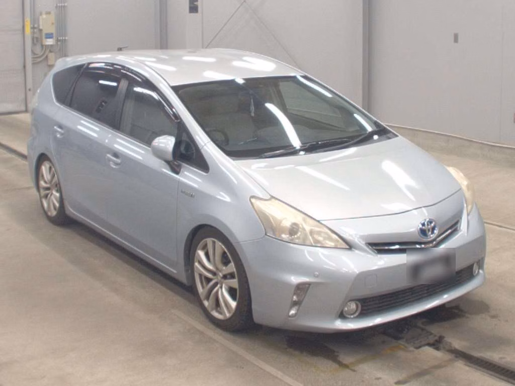 TOYOTA PRIUS ALPHA