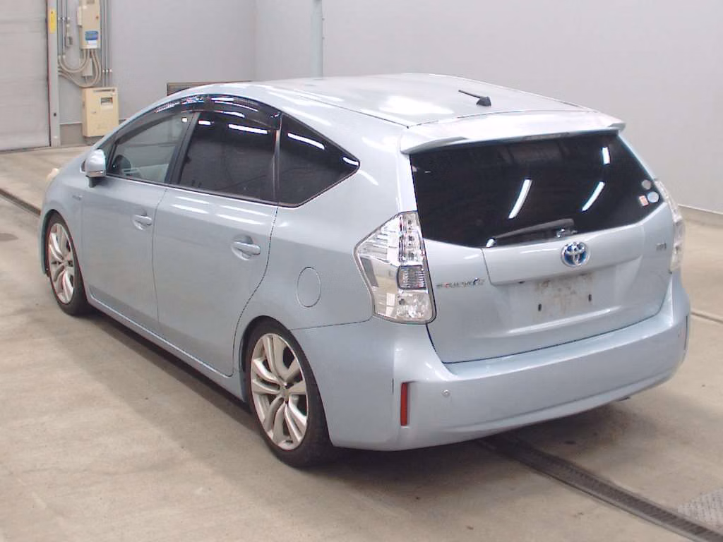 TOYOTA PRIUS ALPHA
