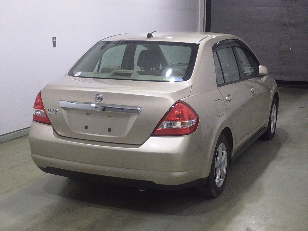 NISSAN TIIDA LATIO