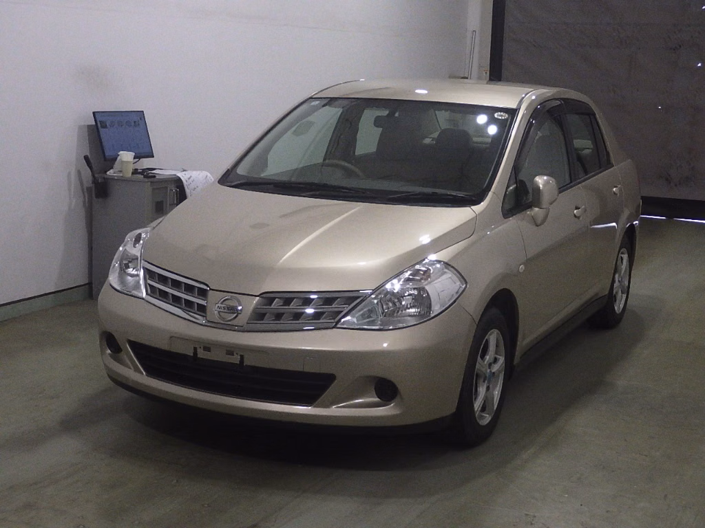 NISSAN TIIDA LATIO
