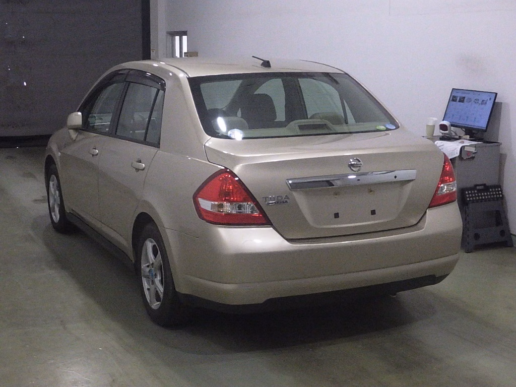 NISSAN TIIDA LATIO