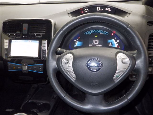 NISSAN LEAF