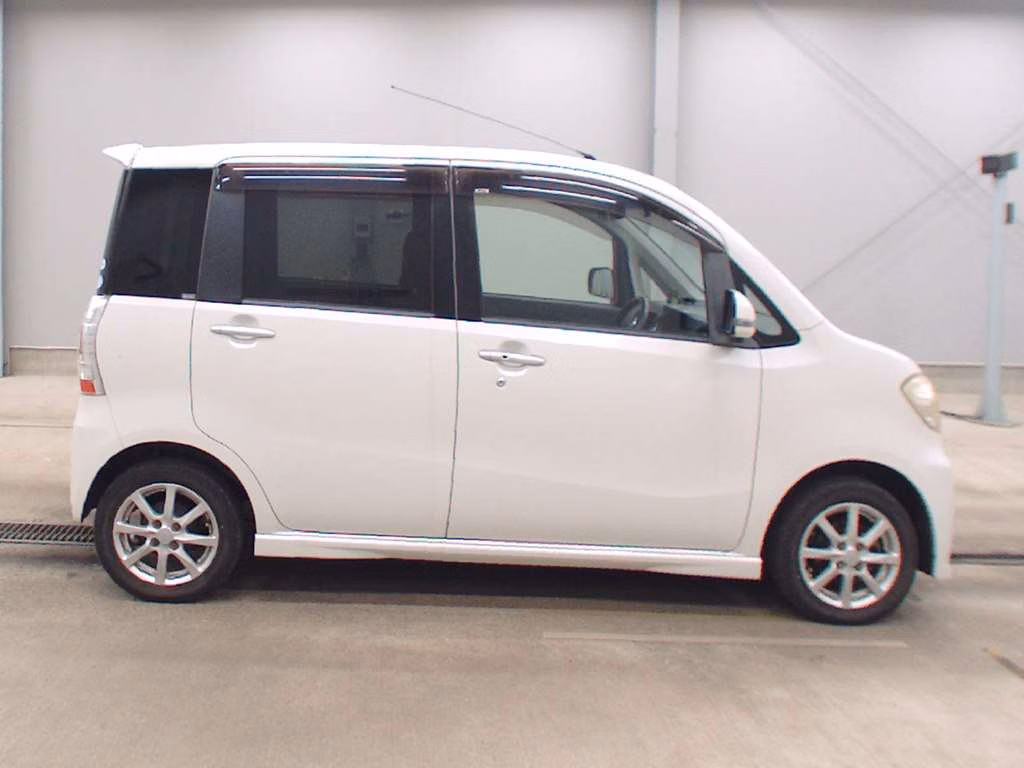 DAIHATSU TANTO EXE