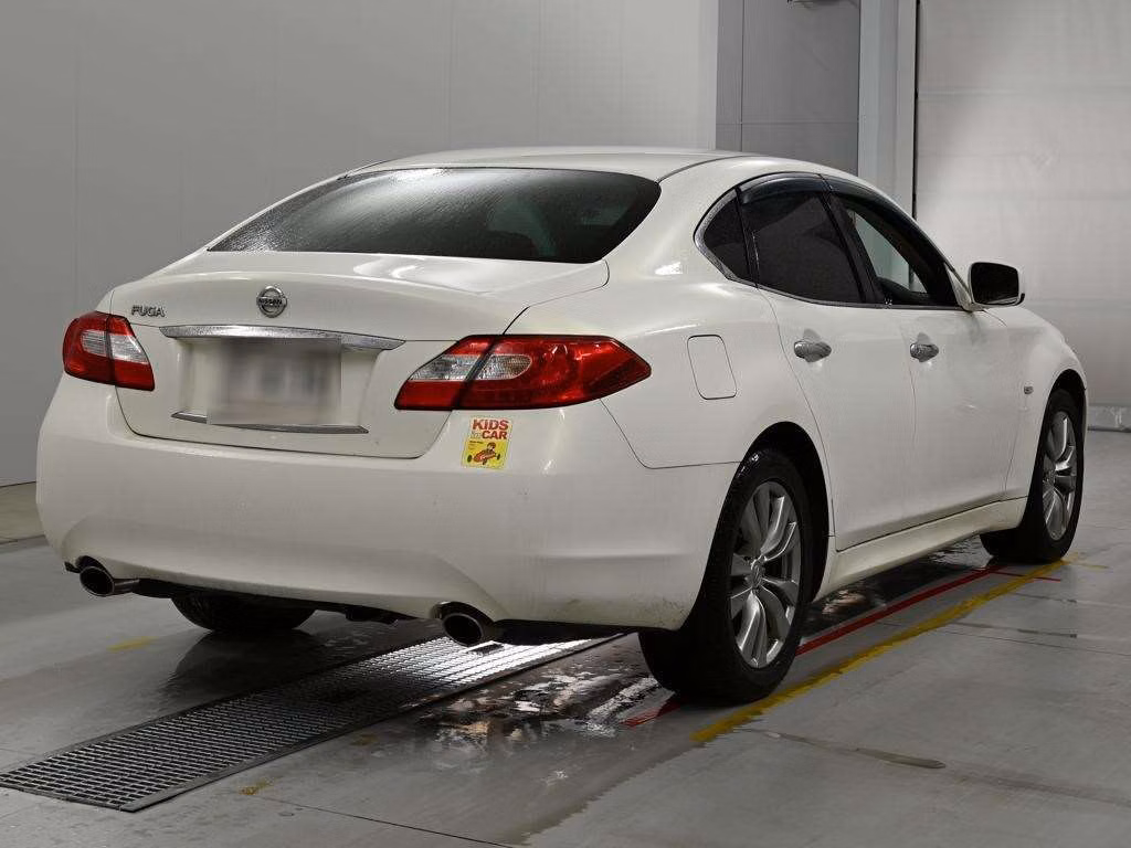 NISSAN FUGA