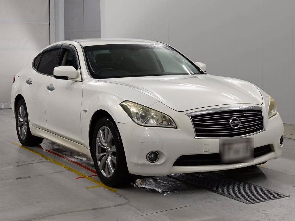 NISSAN FUGA