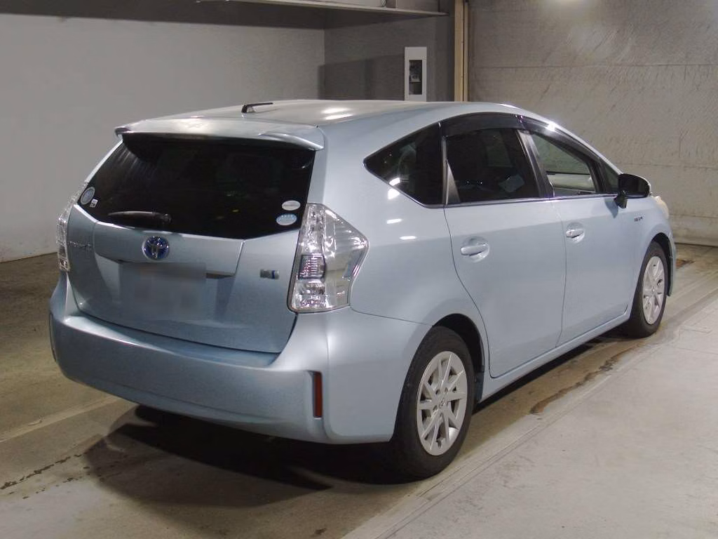 TOYOTA PRIUS ALPHA