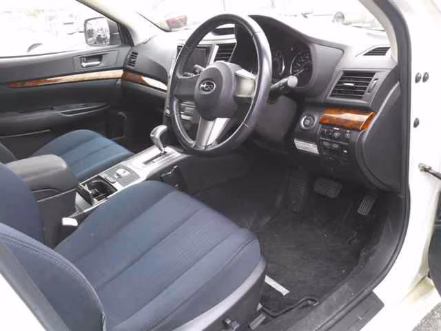 SUBARU LEGACY