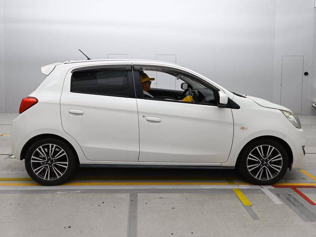 MITSUBISHI MIRAGE