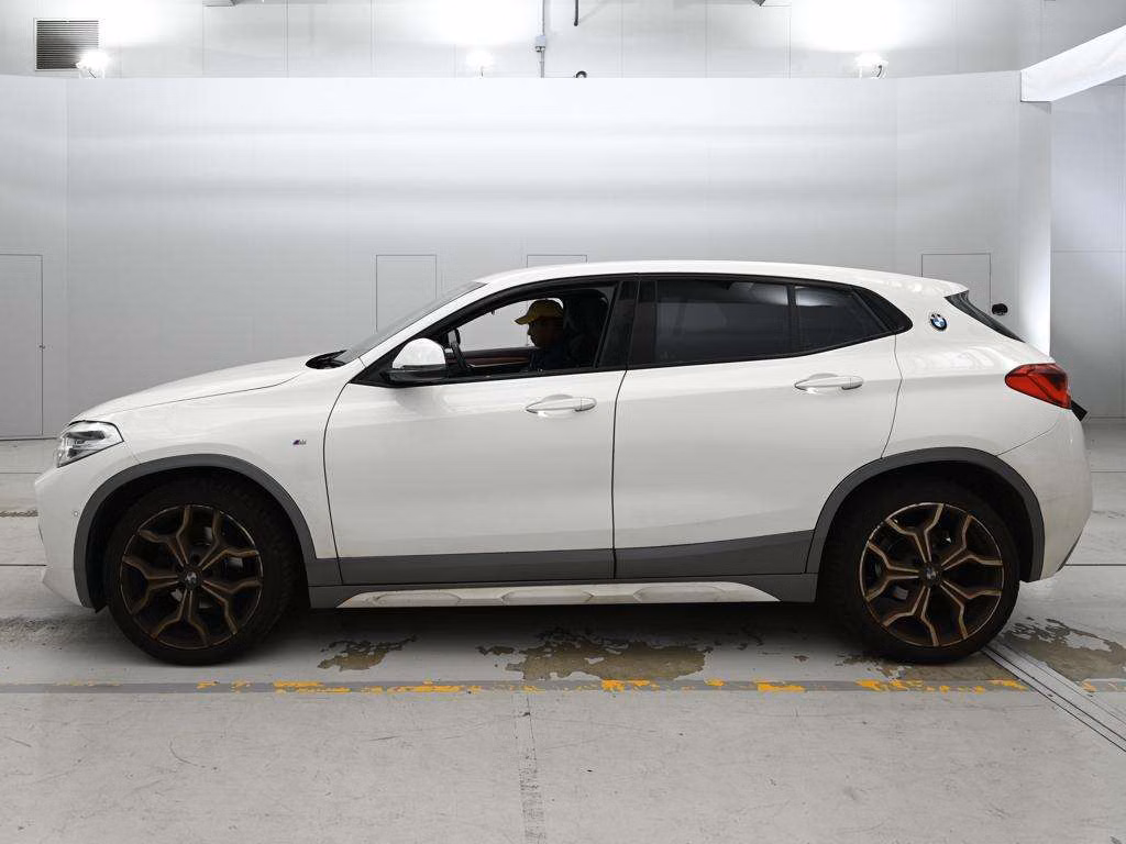 BMW X2