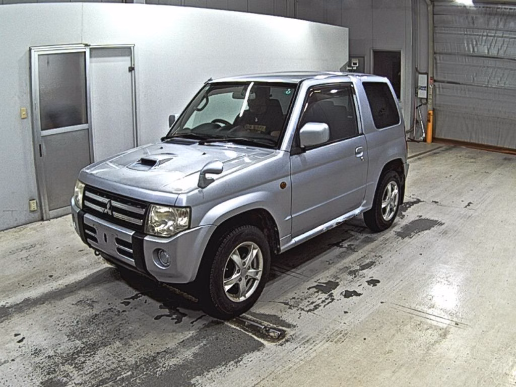 MITSUBISHI PAJERO MINI