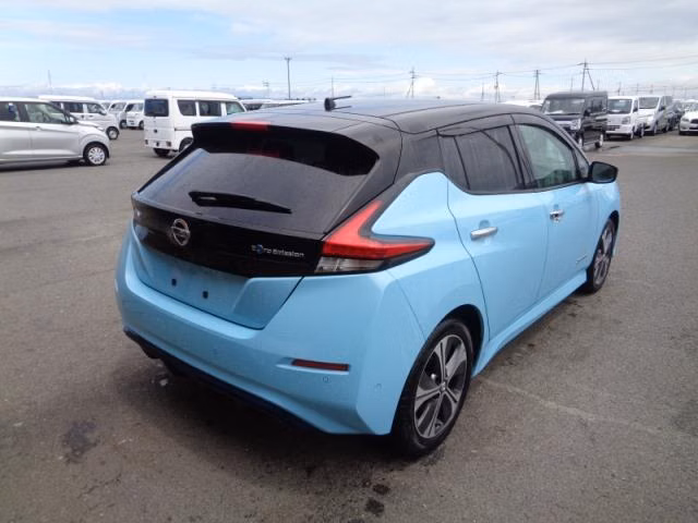 NISSAN LEAF