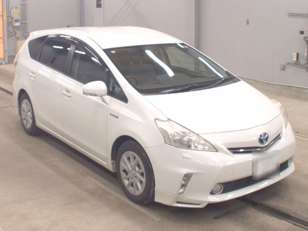 TOYOTA PRIUS ALPHA