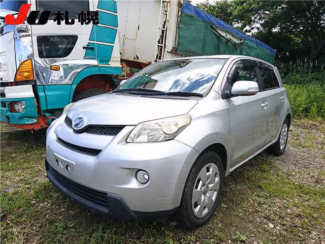 TOYOTA IST
