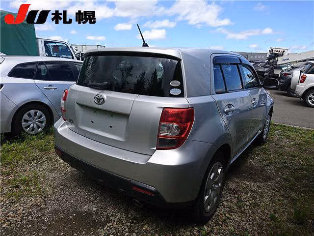 TOYOTA IST