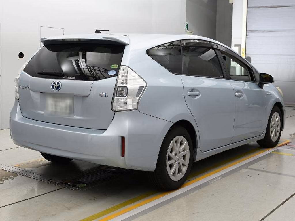 TOYOTA PRIUS ALPHA