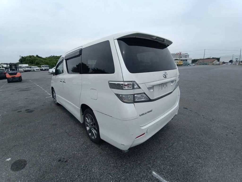 TOYOTA VELLFIRE
