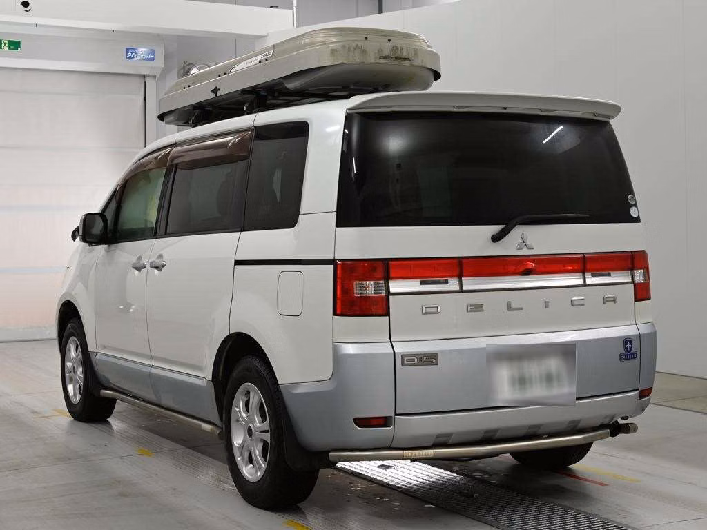 MITSUBISHI DELICA D:5