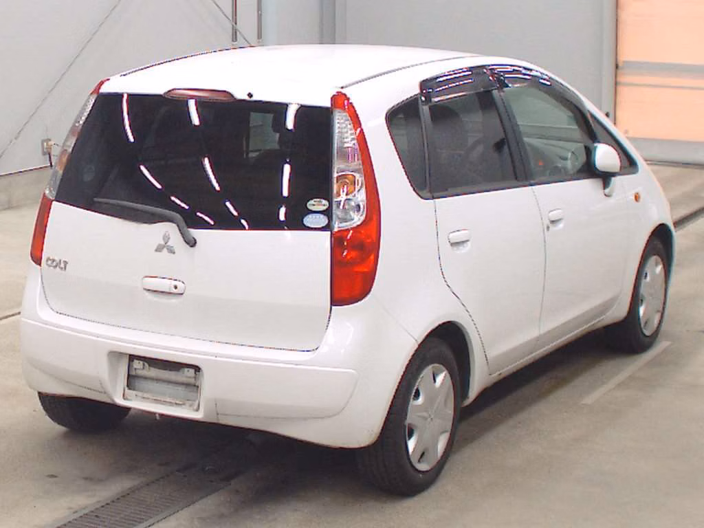 MITSUBISHI COLT
