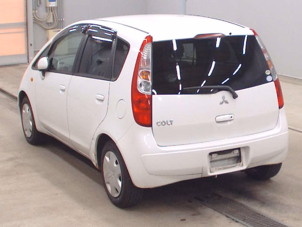 MITSUBISHI COLT