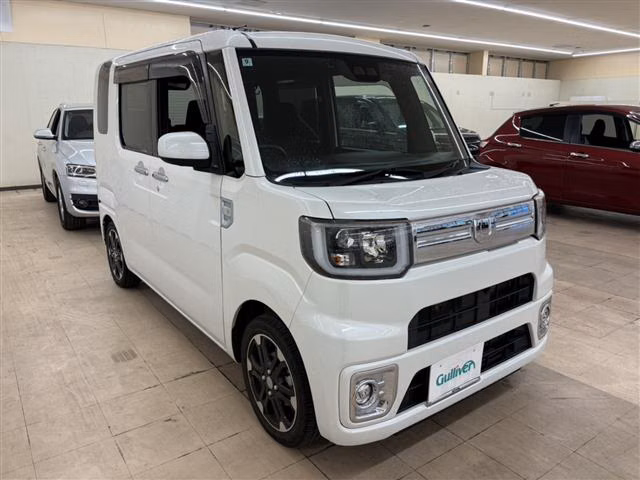 DAIHATSU WAKE