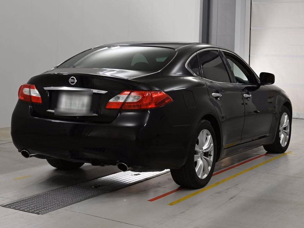 NISSAN FUGA
