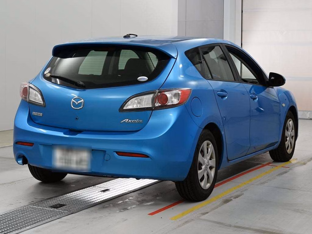 MAZDA AXELA