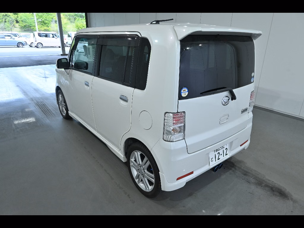 DAIHATSU MOVE CONTE