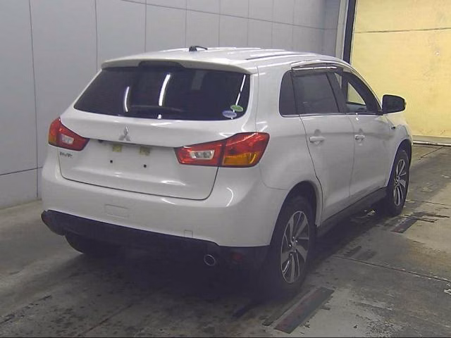 MITSUBISHI RVR