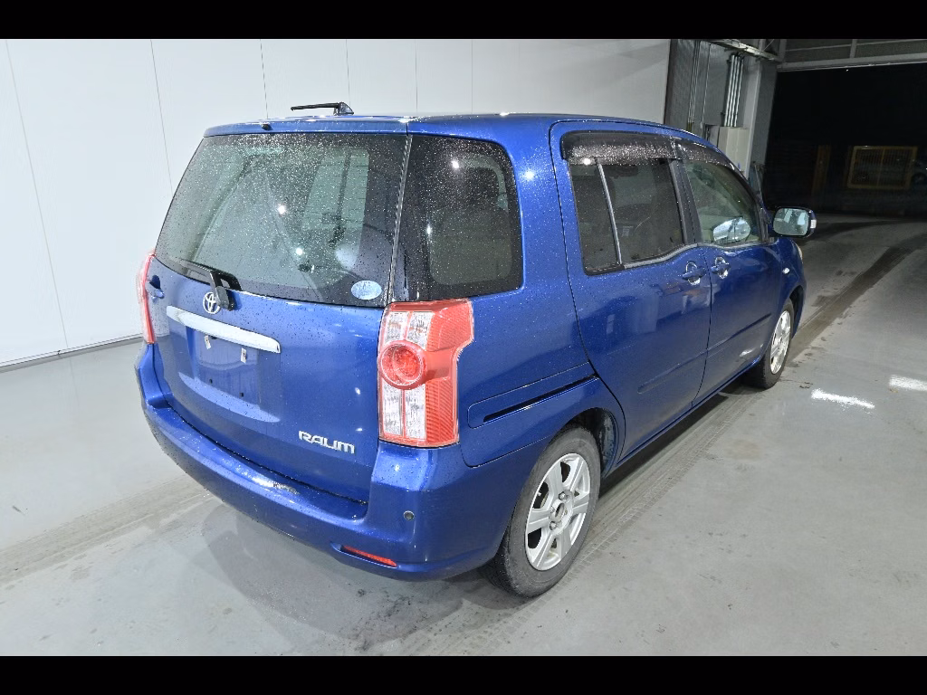TOYOTA RAUM