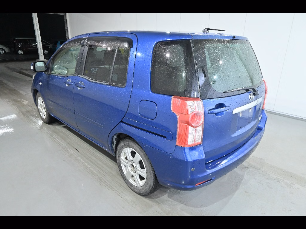 TOYOTA RAUM