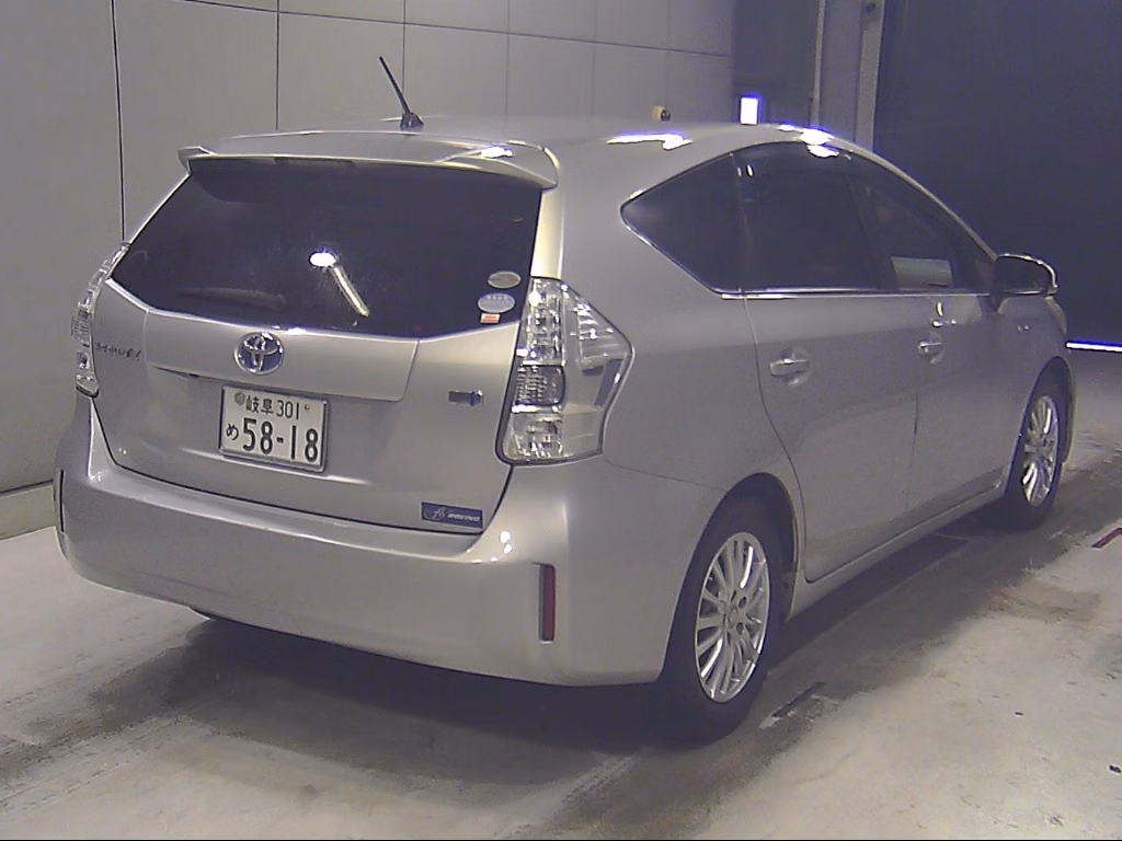 TOYOTA PRIUS ALPHA