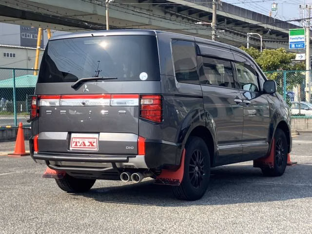 MITSUBISHI DELICA D:5