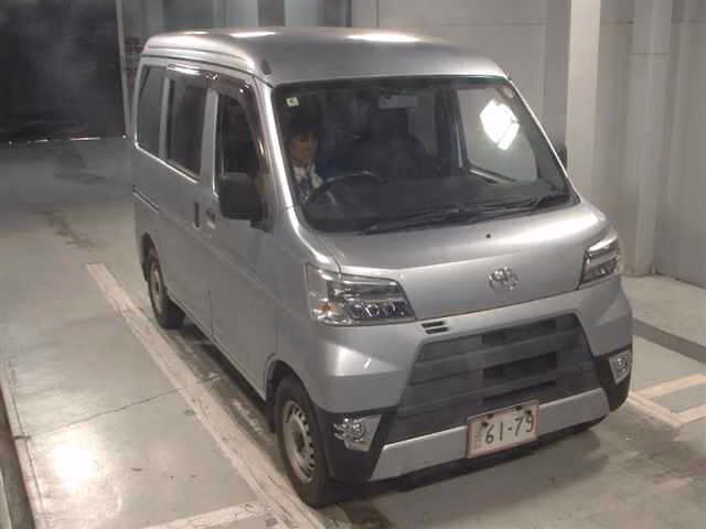 TOYOTA PIXIS VAN