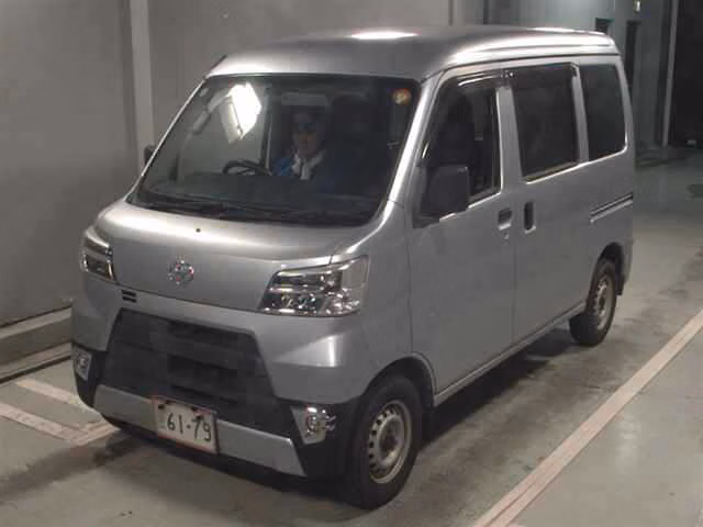 TOYOTA PIXIS VAN