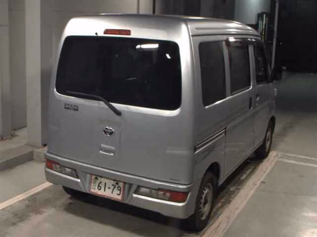 TOYOTA PIXIS VAN