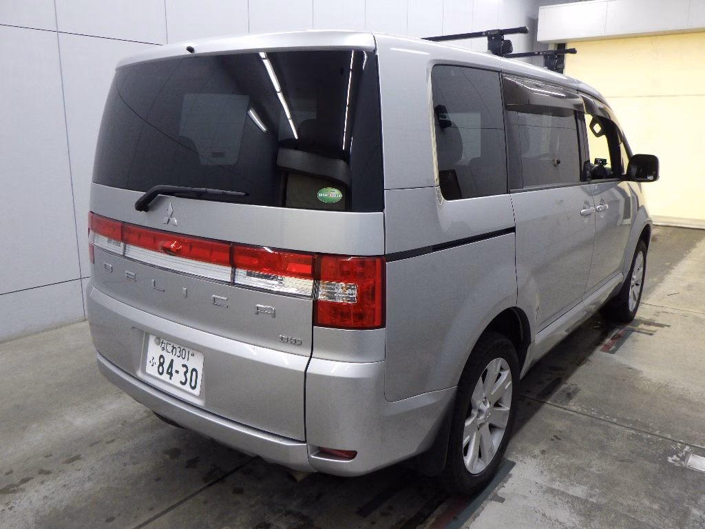 MITSUBISHI DELICA D:5
