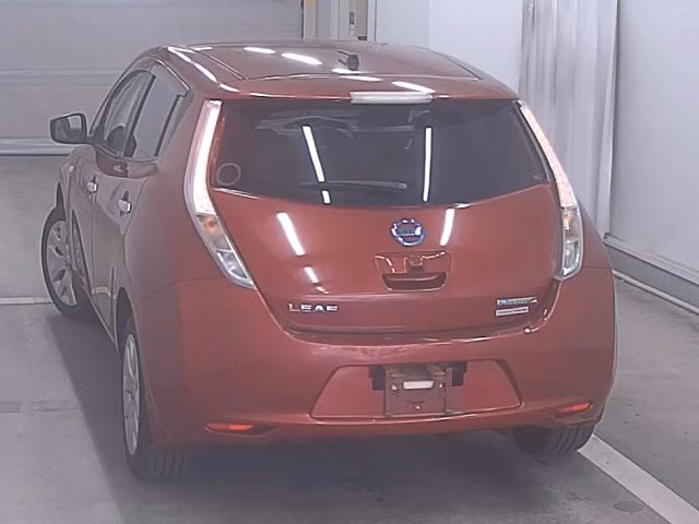 NISSAN LEAF