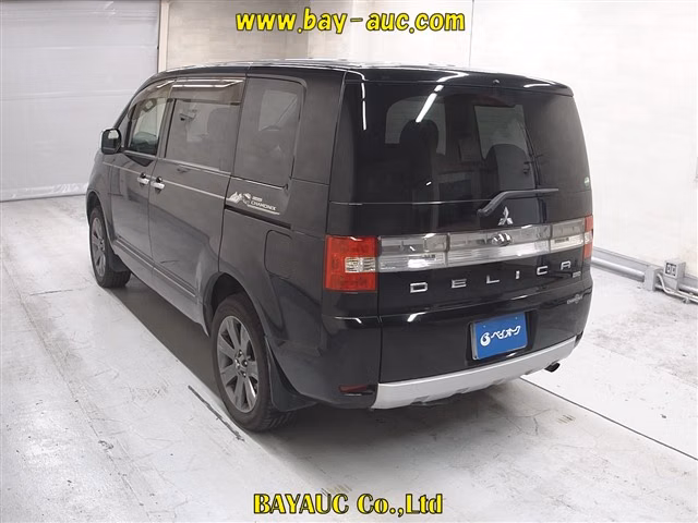 MITSUBISHI DELICA D:5