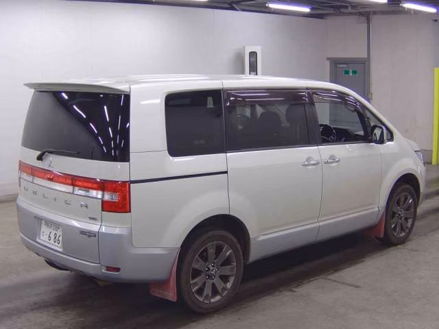 MITSUBISHI DELICA D:5
