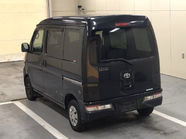 TOYOTA PIXIS VAN