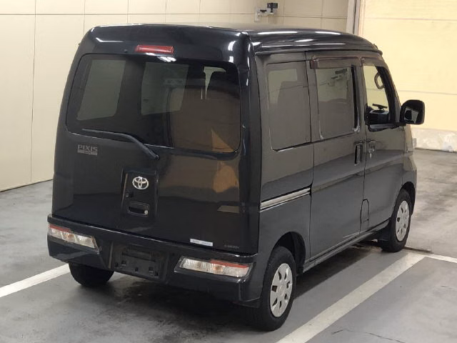 TOYOTA PIXIS VAN